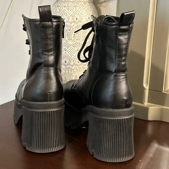 Black boots Chunky Platform size 7.5 - Picture 5 of 6